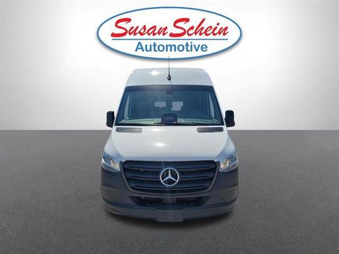 Used 2025 Mercedes-Benz Sprinter 2500 image 19