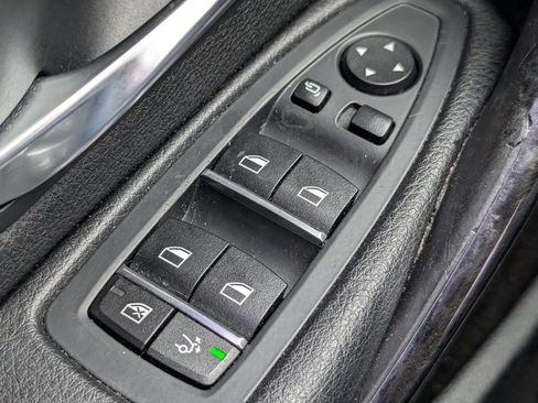 Used 2017 BMW 340i Gran Turismo xDrive image 12