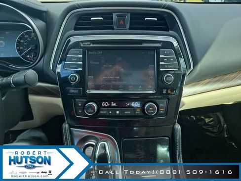 Used 2017 Nissan Maxima Platinum FWD image 15