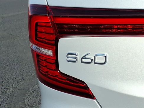 Used 2025 Volvo S60 B5 Core image 13