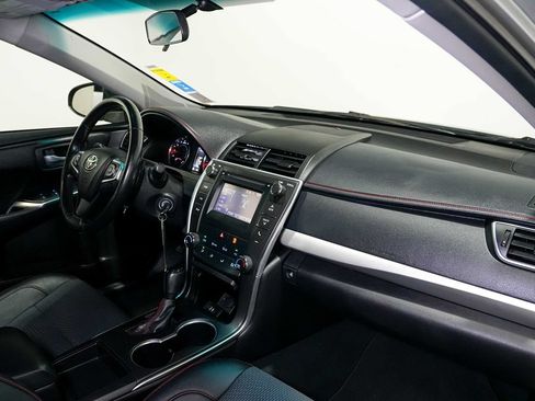 Used 2016 Toyota Camry SE FWD image 22