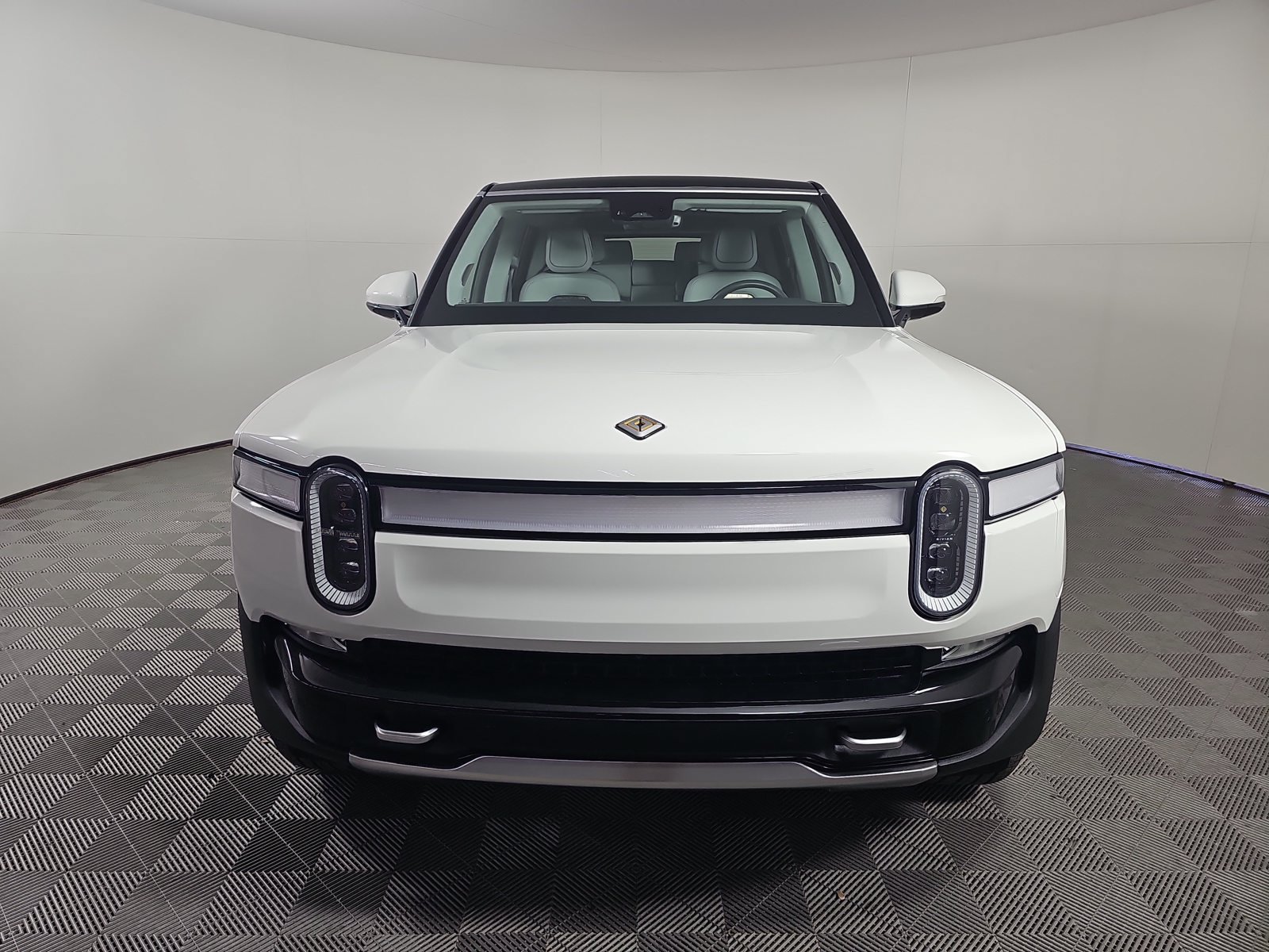 Used 2023 Rivian R1S Adventure Quad AWD/4WD image 8