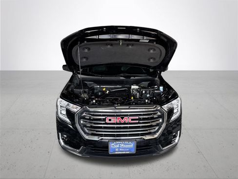 Used 2024 GMC Terrain SLT AWD/4WD image 21