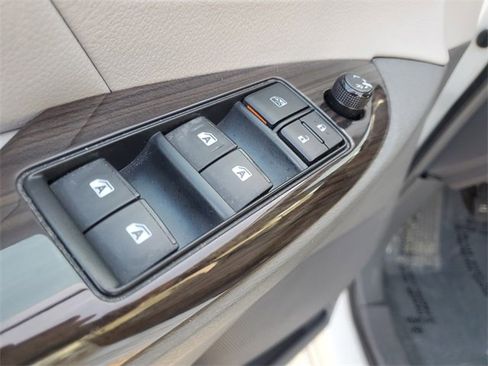 Used 2016 Toyota Sienna XLE Premium image 21