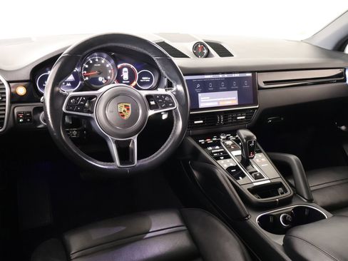 Used 2021 Porsche Cayenne AWD/4WD image 2