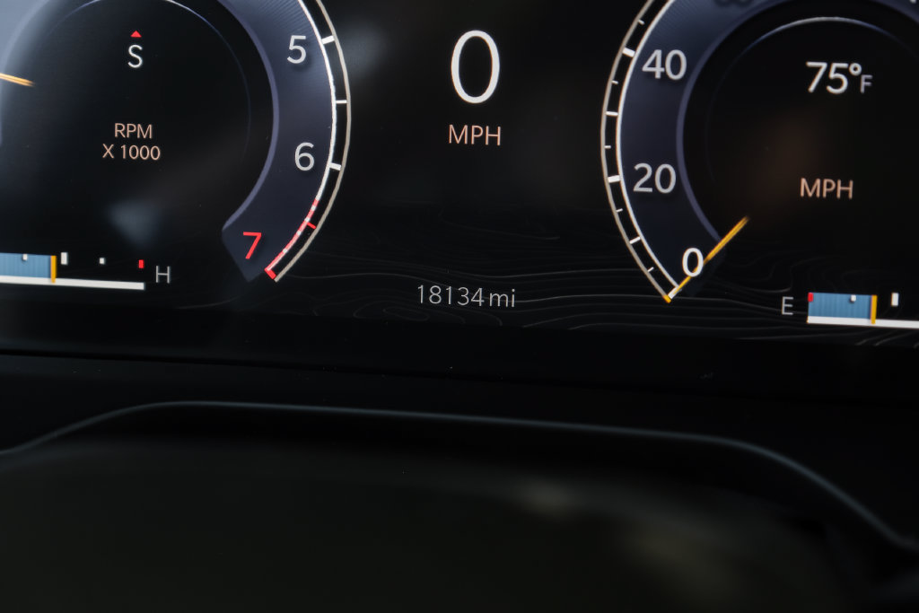 Used 2023 Jeep Grand Cherokee L Limited AWD/4WD image 3