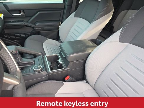 Used 2025 Toyota Tacoma TRD Sport w/ TRD Sport Upgrade Package image 17