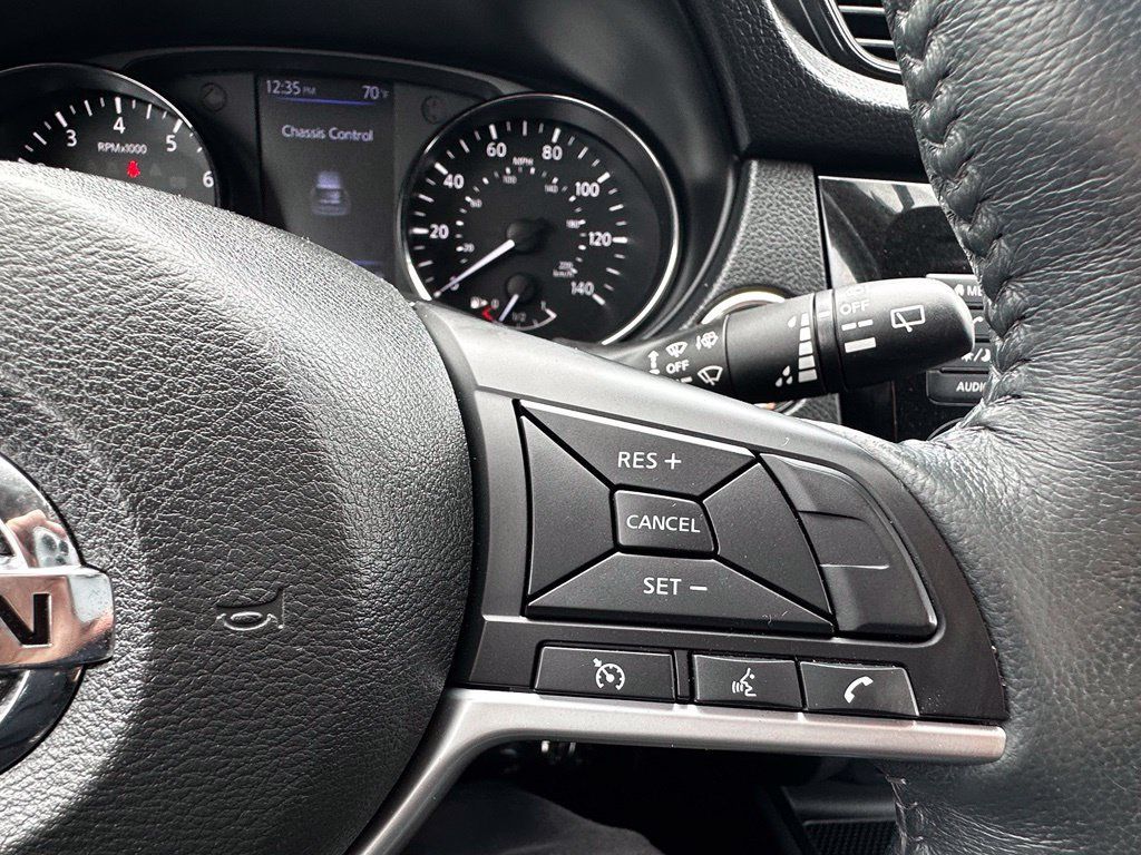 Used 2018 Nissan Rogue SV FWD image 32
