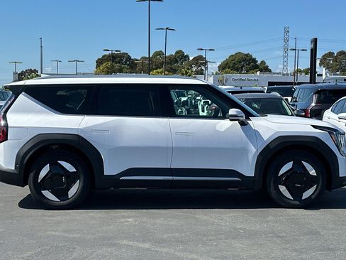 New 2026 Kia EV9 Wind AWD/4WD image 3