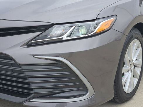 Used 2024 Toyota Camry LE w/ Convenience Package image 10