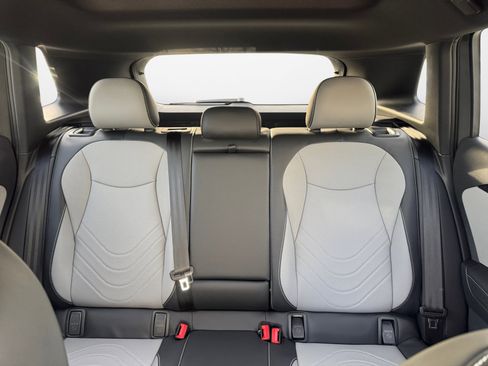 New 2026 Volkswagen Tiguan SE R-Line image 12