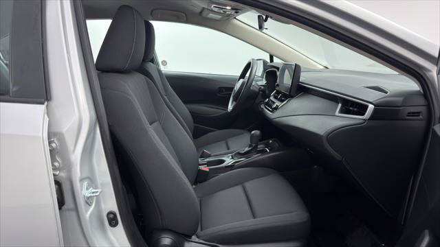 Used 2025 Toyota Corolla LE FWD image 22