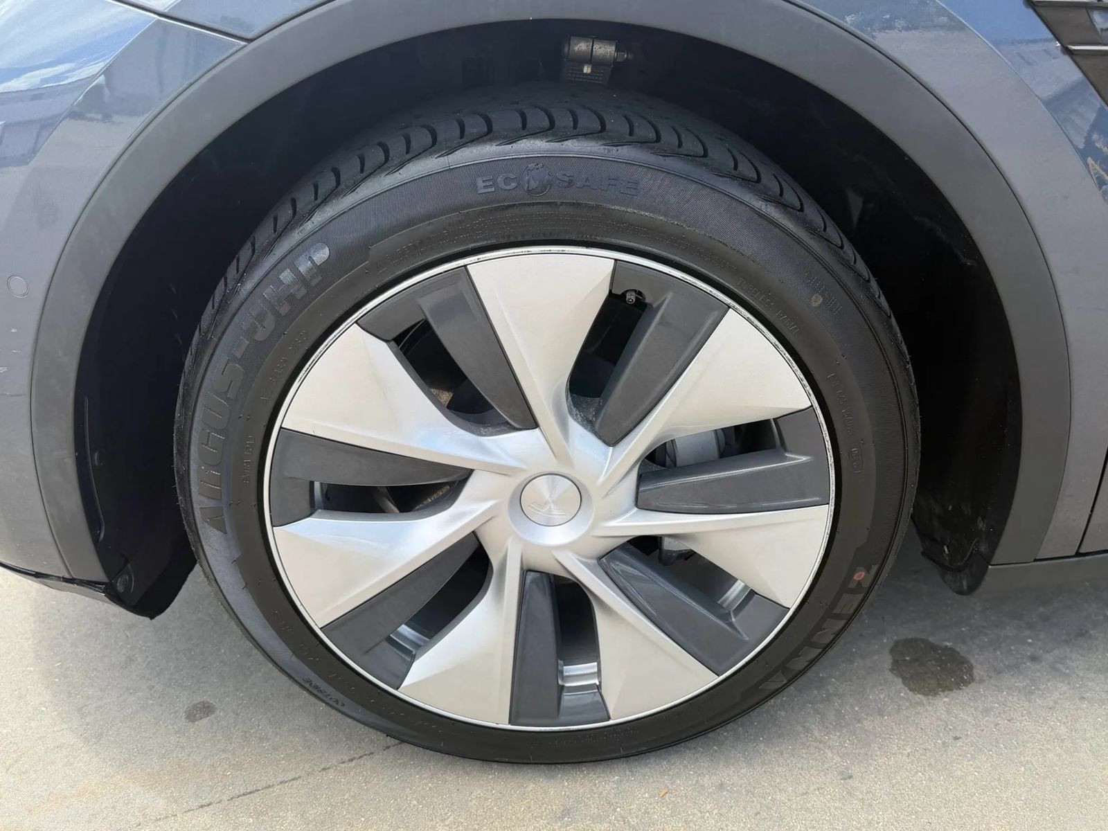 Used 2021 Tesla Model Y 2WD image 13