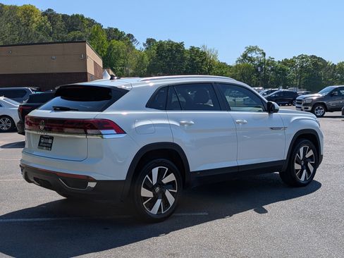 Used 2024 Volkswagen Atlas Cross Sport SE image 9