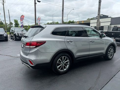 Used 2018 Hyundai Santa Fe SE FWD image 10