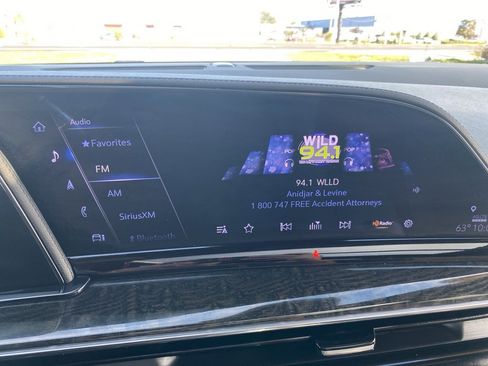 Used 2024 Cadillac Escalade Premium Luxury image 21