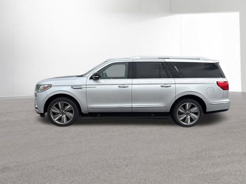 Used 2018 Lincoln Navigator L Reserve w/ Technology Package image 2