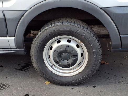 Used 2018 Ford Transit 150 XL image 4