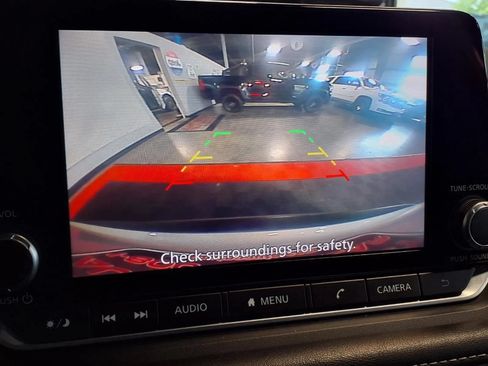 Used 2023 Nissan Rogue SV AWD/4WD image 17
