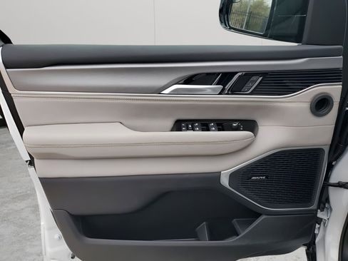 New 2026 Jeep Grand Wagoneer L image 27