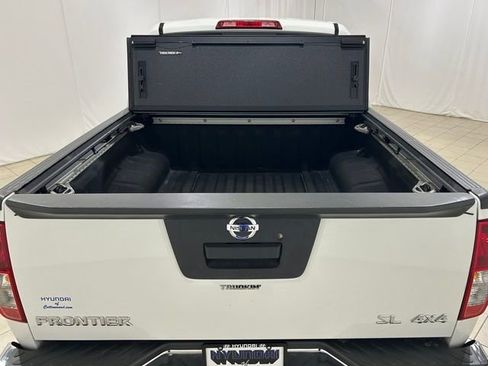 Used 2019 Nissan Frontier SL AWD/4WD image 13