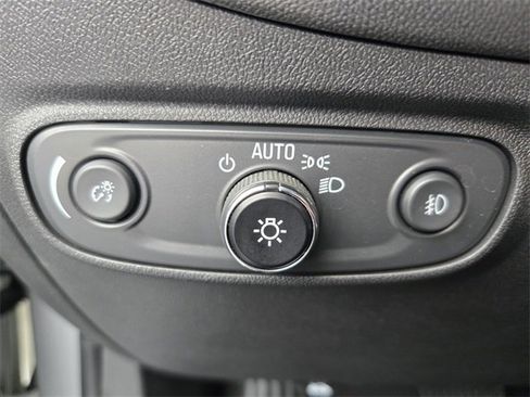 Used 2021 Chevrolet Equinox LT w/ Driver Convenience Package image 31