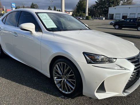 Used 2019 Lexus IS 300 image 3