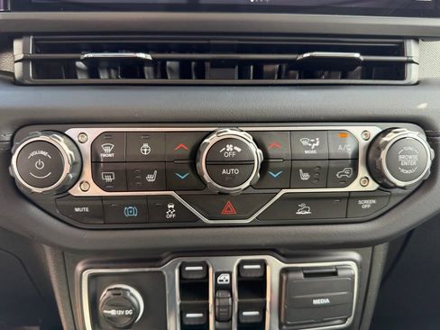 Certified 2025 Jeep Wrangler Unlimited Sahara AWD/4WD image 25
