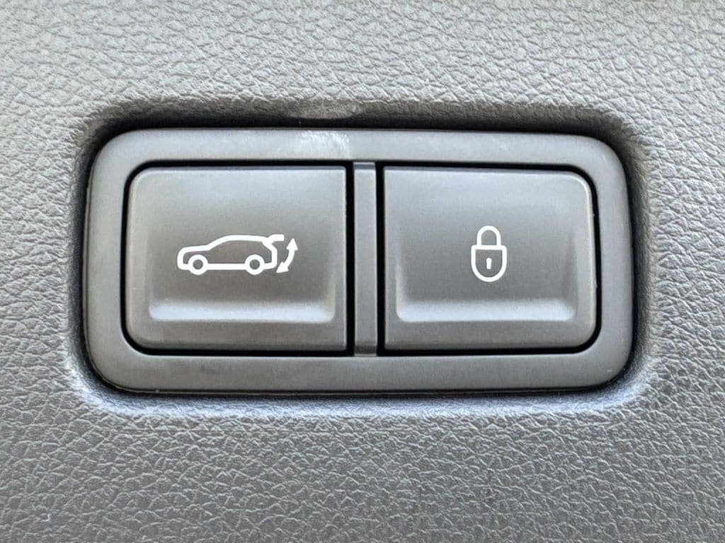Used 2025 Genesis GV70 2.5T AWD/4WD image 13