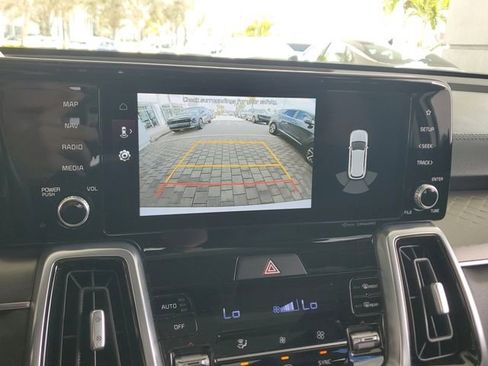 Certified 2022 Kia Sorento SX image 26