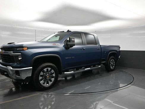 Used 2024 Chevrolet Silverado 2500 LT w/ All Star Edition AWD/4WD image 4