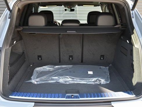 Certified 2025 Porsche Cayenne image 16