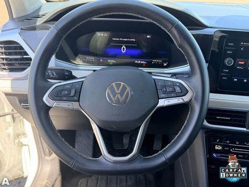 Used 2025 Volkswagen Taos SE AWD/4WD image 20