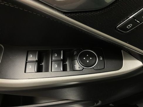 Used 2022 Ford Explorer XLT AWD/4WD image 19