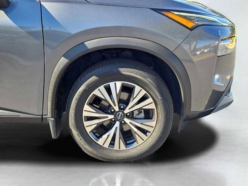 Used 2023 Nissan Rogue SV image 12