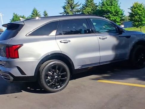 Certified 2023 Kia Sorento SX AWD/4WD image 3