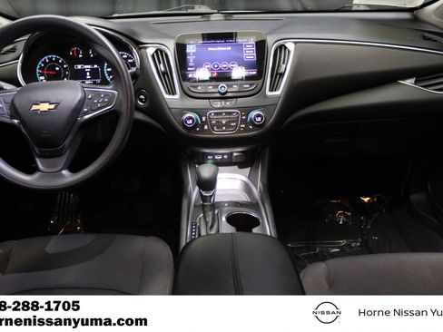 Used 2021 Chevrolet Malibu LT FWD image 12
