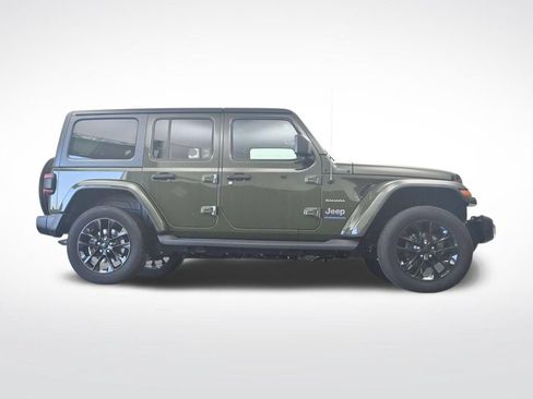 Used 2023 Jeep Wrangler Unlimited Sahara w/ Cold Weather Group AWD/4WD image 32