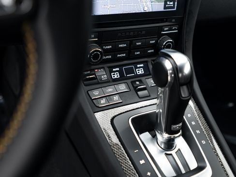 Certified 2018 Porsche 911 Turbo S AWD/4WD image 22