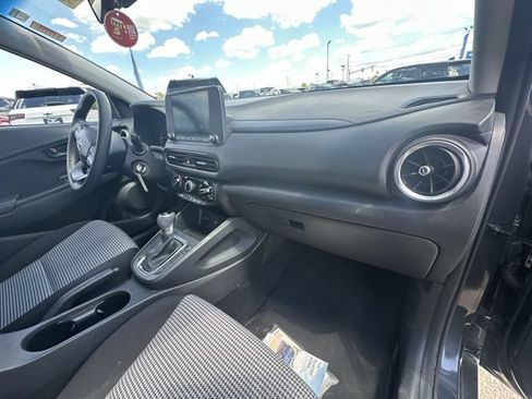 Used 2022 Hyundai Kona SE FWD image 31