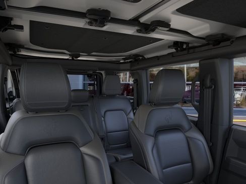New 2026 Ford Bronco Outer Banks w/ Sasquatch Package AWD/4WD image 13