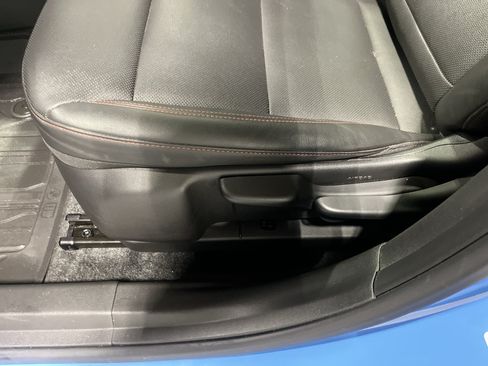 Certified 2024 Chevrolet Trax RS w/ Sunroof Package FWD image 31