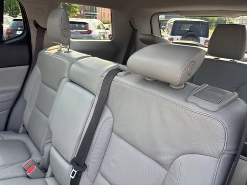 Used 2017 GMC Acadia SLT FWD image 8