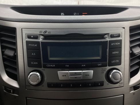 Used 2013 Subaru Outback 2.5i Premium w/ All-Weather Pkg image 34