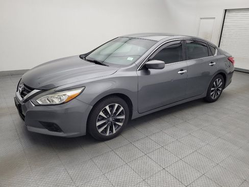 Used 2016 Nissan Altima 2.5 SV FWD image 2