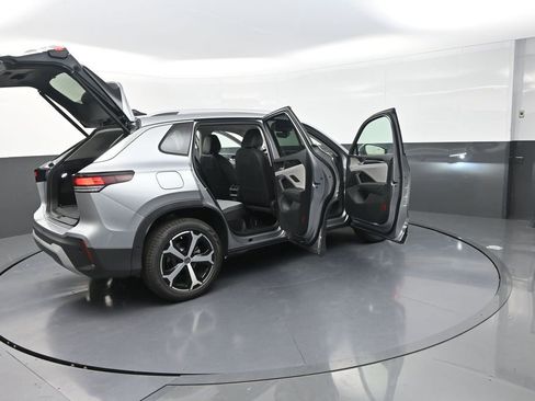 New 2025 Volkswagen Tiguan SE image 35