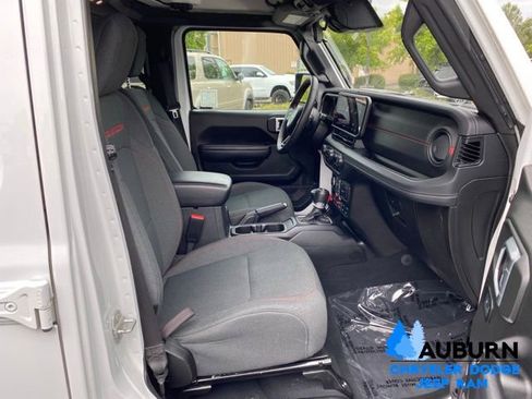 Used 2024 Jeep Wrangler Unlimited Rubicon AWD/4WD image 13