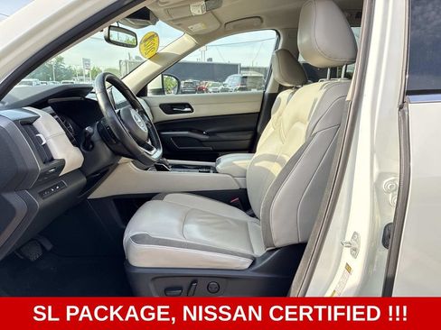 Used 2022 Nissan Pathfinder SL AWD/4WD image 19