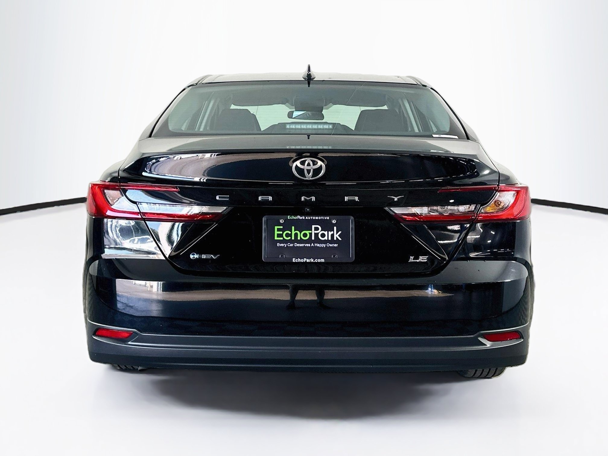 Used 2025 Toyota Camry LE FWD image 7