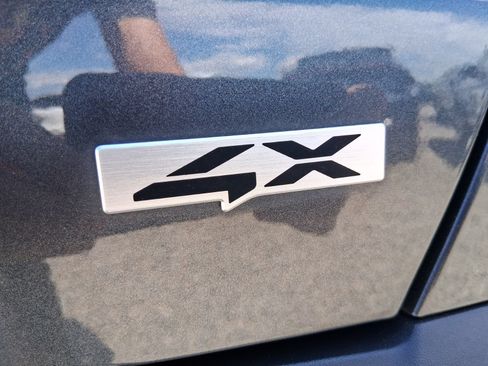 Used 2023 Kia Sorento LX AWD/4WD image 13